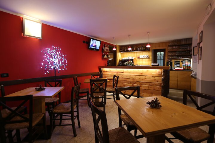 Lounge 43 of 63