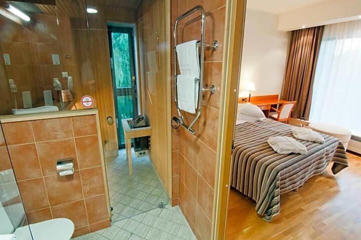 Room 6 of 59