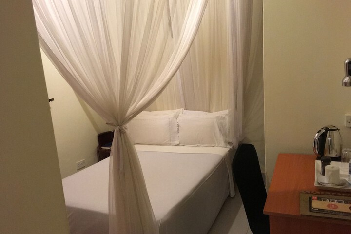 Room 14 of 130