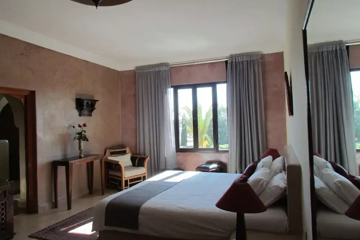 Room 6 of 11