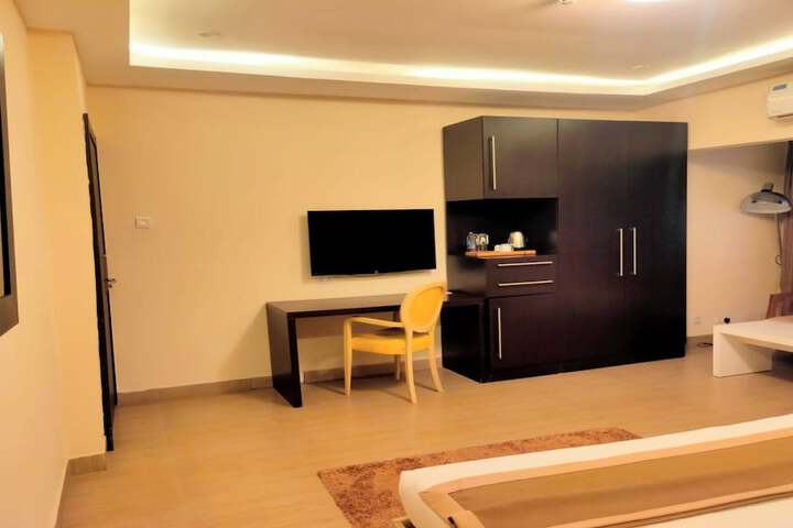Room 10 of 45