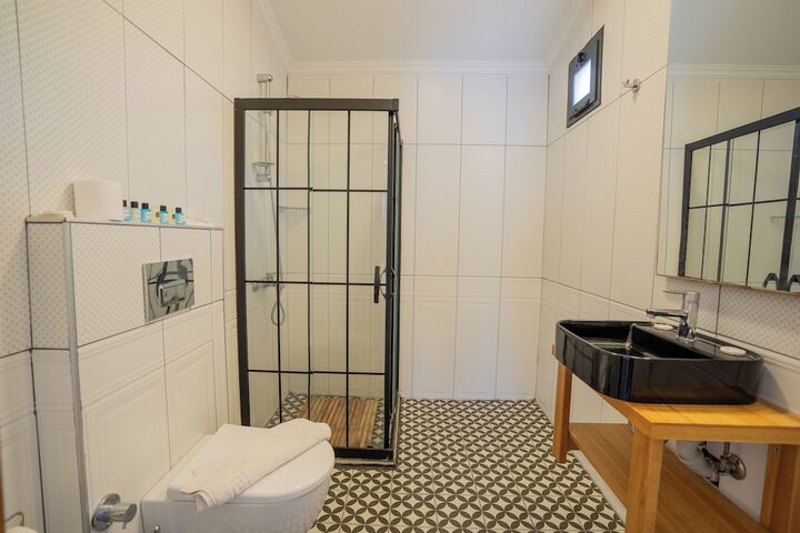 Room 22 of 38