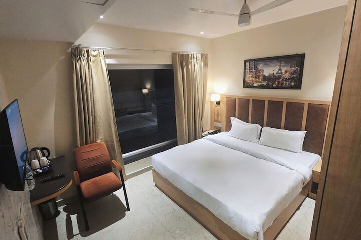 Room 3 of 13