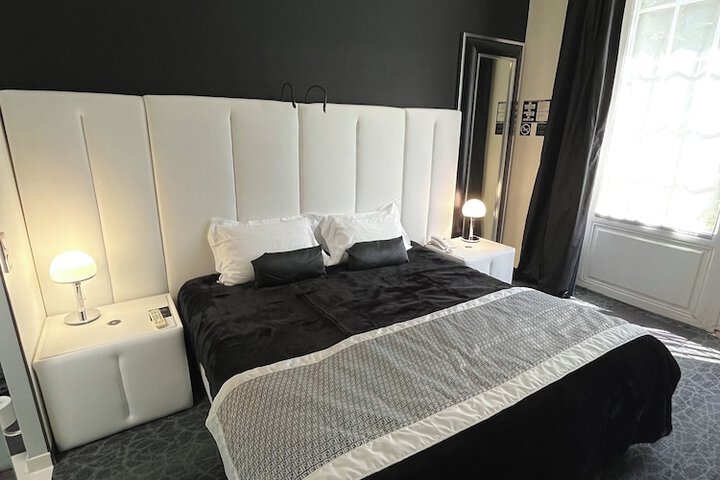 Room 20 of 106