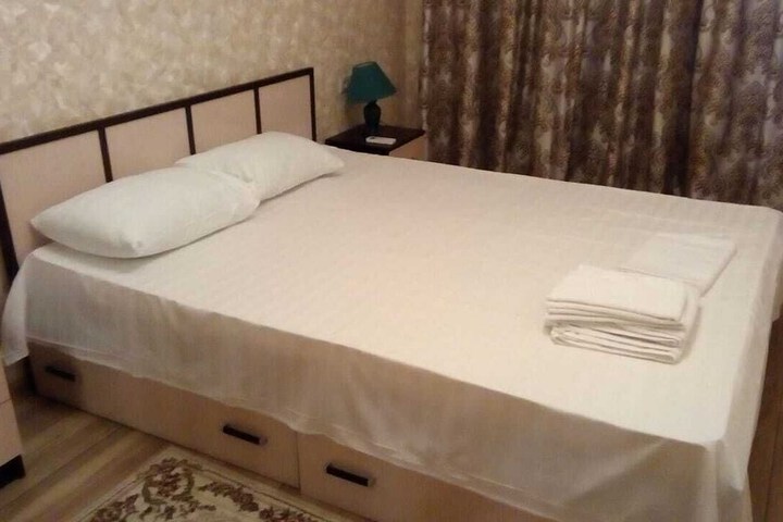 Room 7 of 9