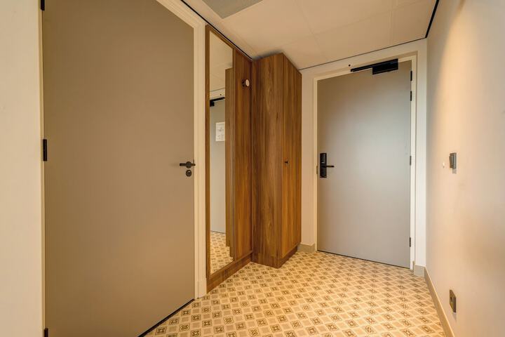 Room 30 of 51