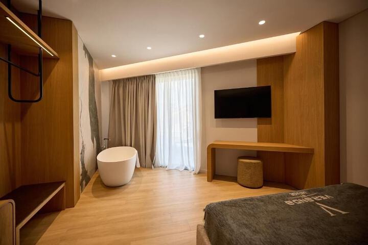Room 35 of 67
