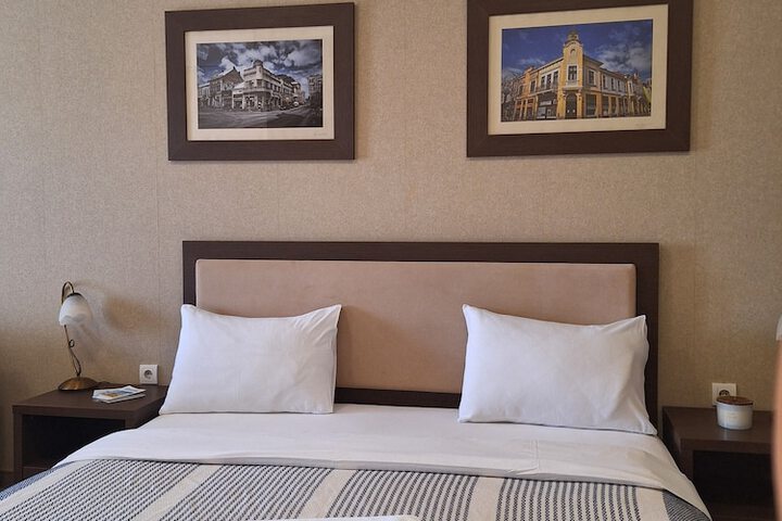 Room 8 of 32