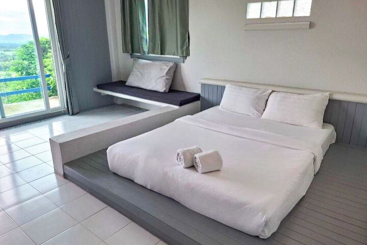 Room 7 of 111