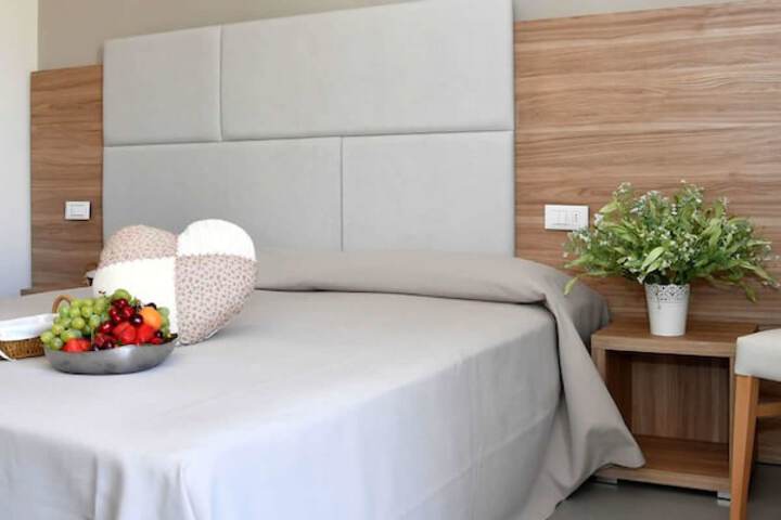 Room 4 of 34