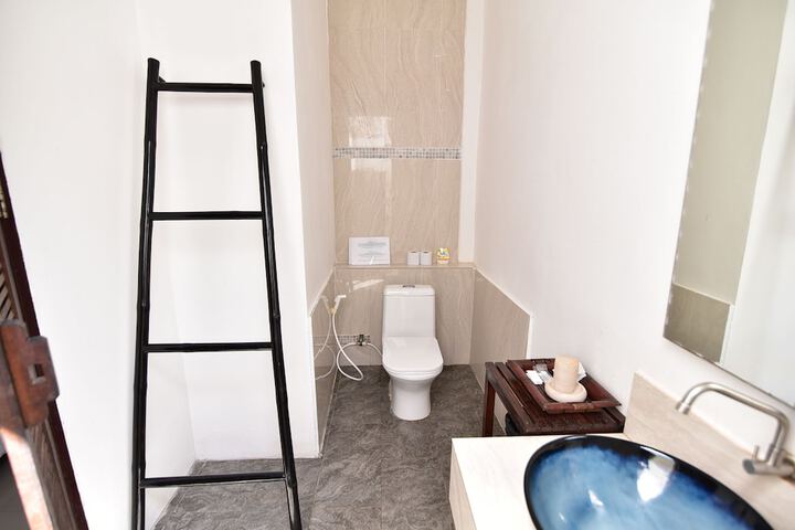 Room 18 of 43