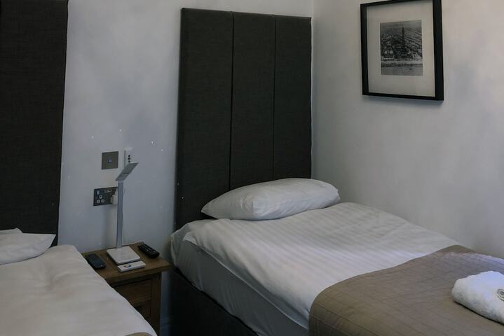 Room 30 of 62
