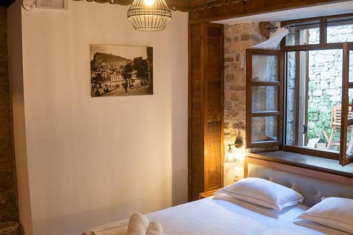 Room 4 of 46