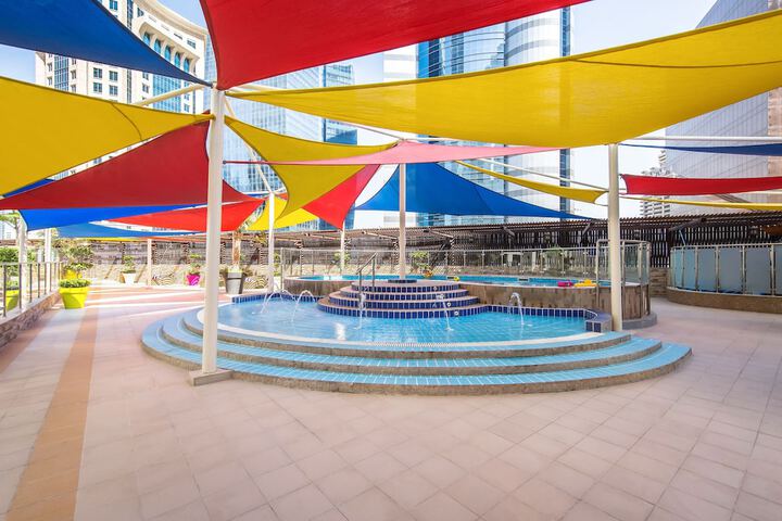 Hotel Pool