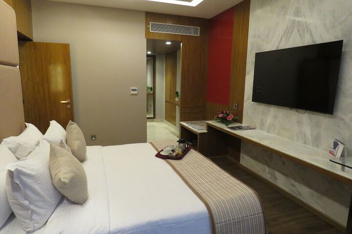 Room 20 of 49