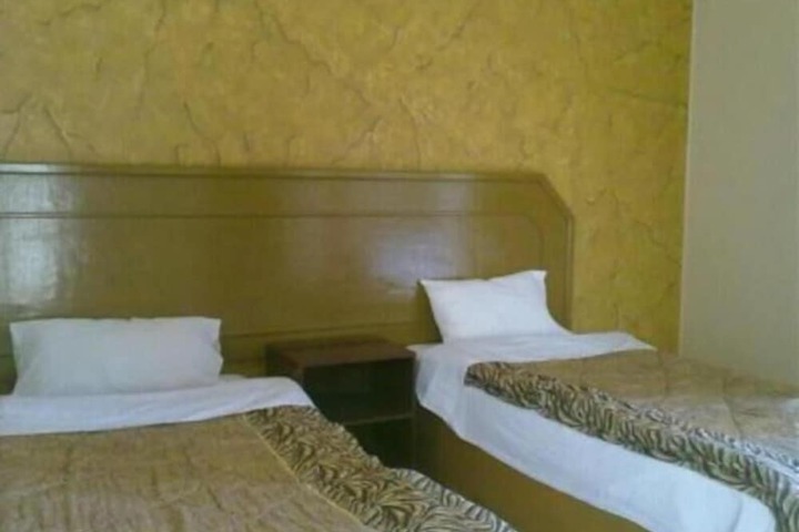 Room 18 of 79