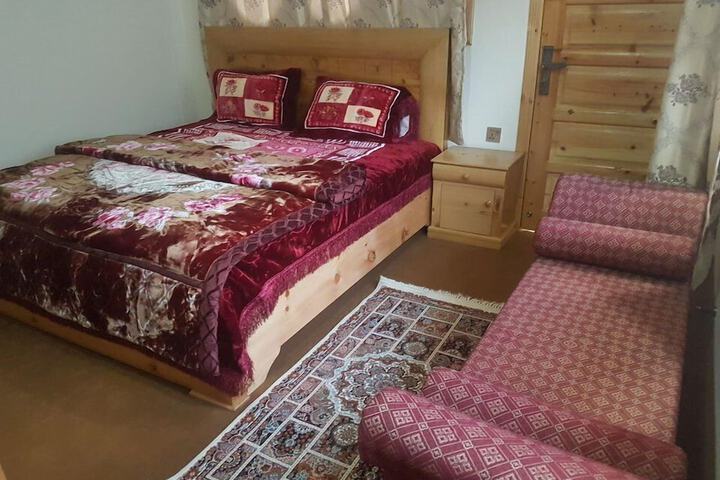 Room 22 of 28