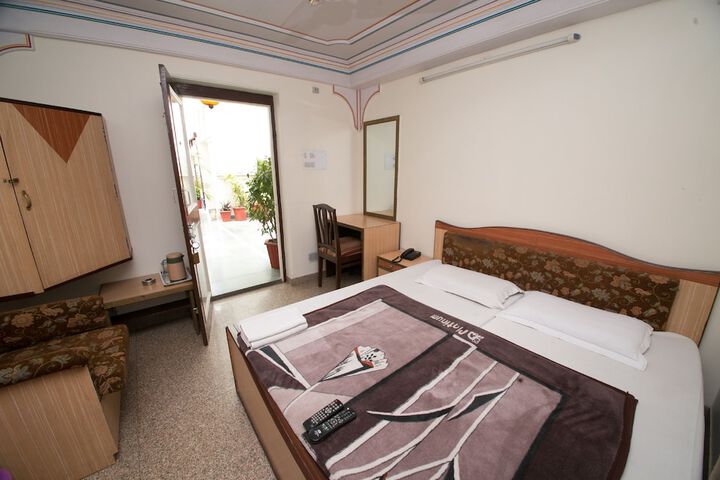 Room 38 of 113