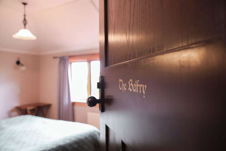 Room 3 of 170