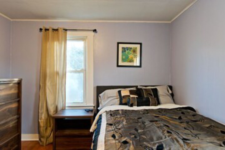 Room 27 of 33