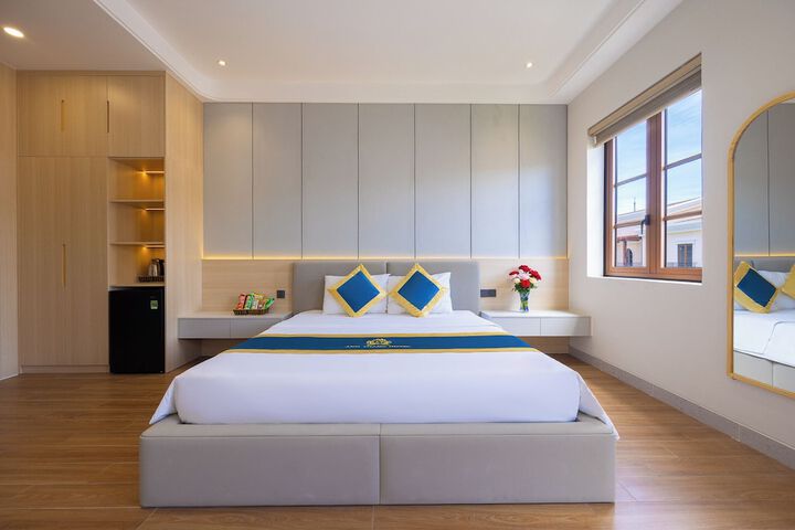 Room 30 of 50