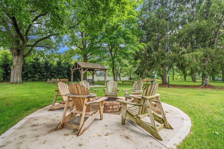 Hotel Exterior 94 of 109