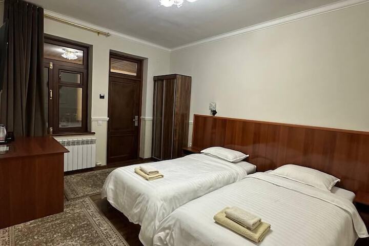 Room 12 of 20