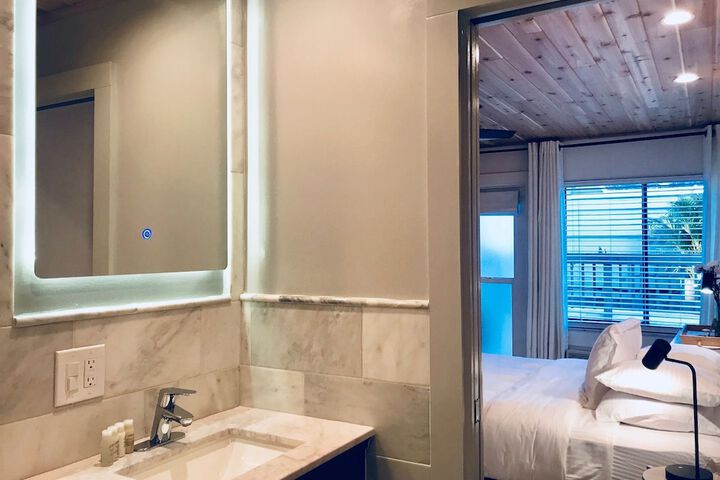 Room 185 of 236