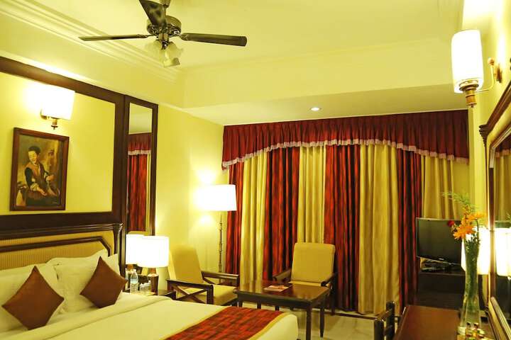 Room 8 of 42