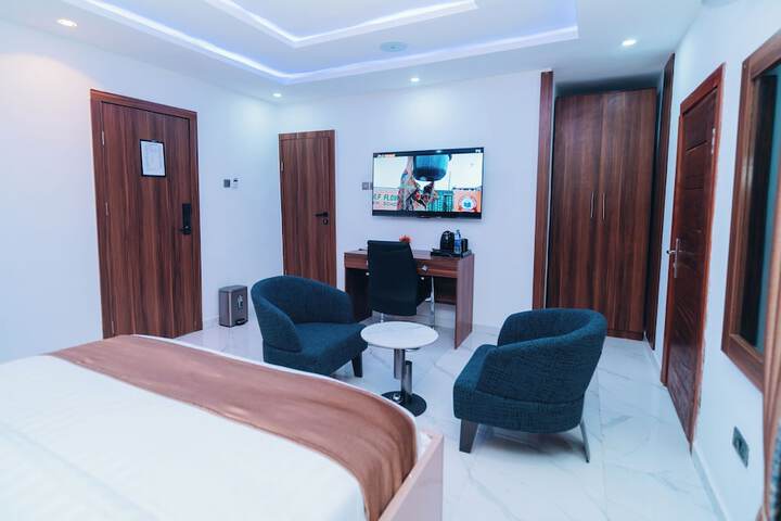 Room 13 of 60