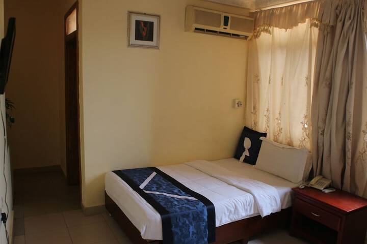 Room 16 of 47