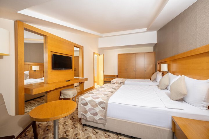 Room 64 of 321