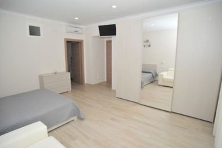 Room 25 of 67