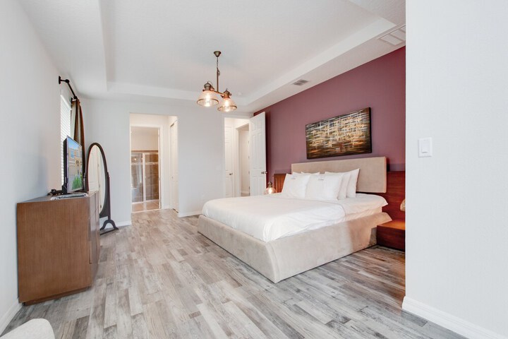 Room 11 of 80