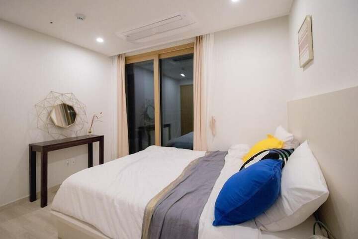 Room 8 of 29