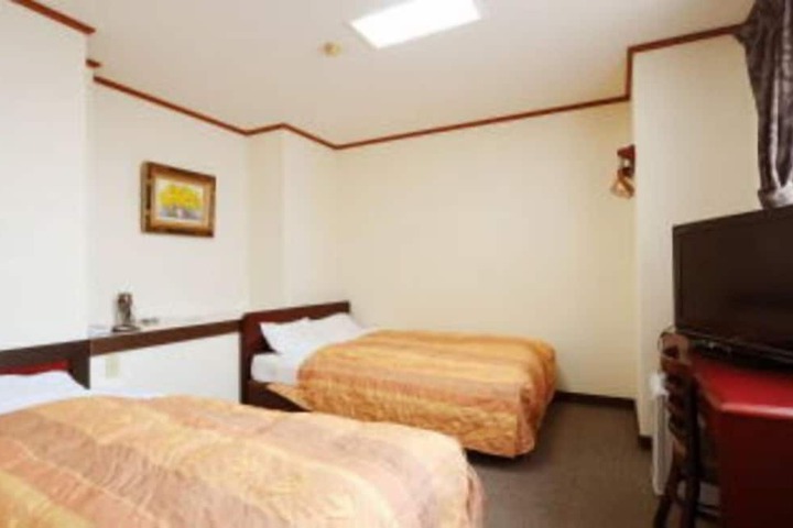Room 10 of 25