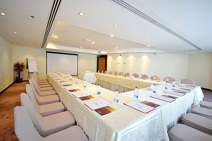 Business Center 68 of 77