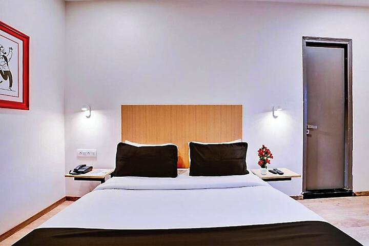 Room 12 of 20