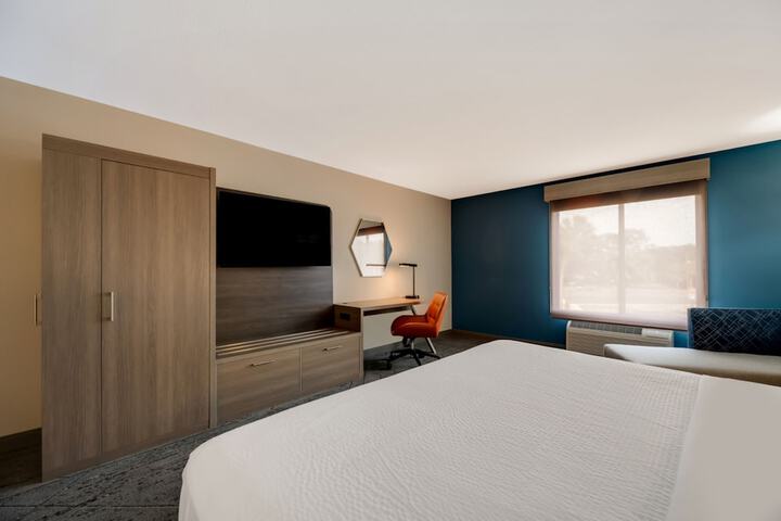 Standard | King Bed (1 of 8)