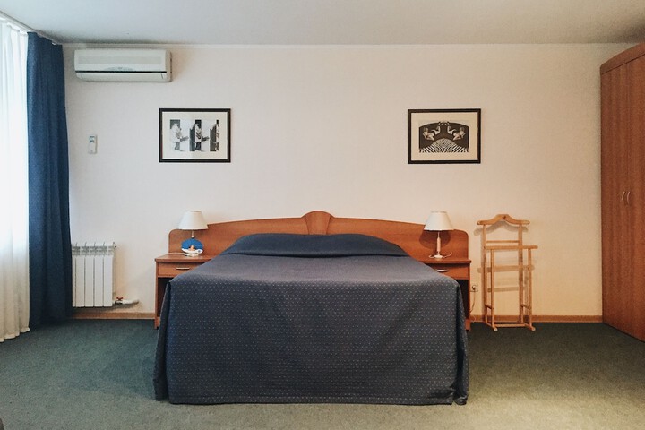 Room 13 of 24