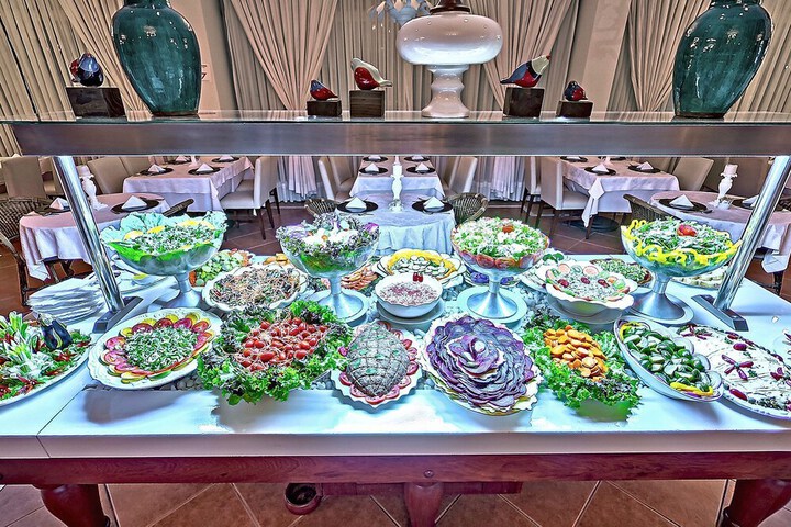 Dining 59 of 85