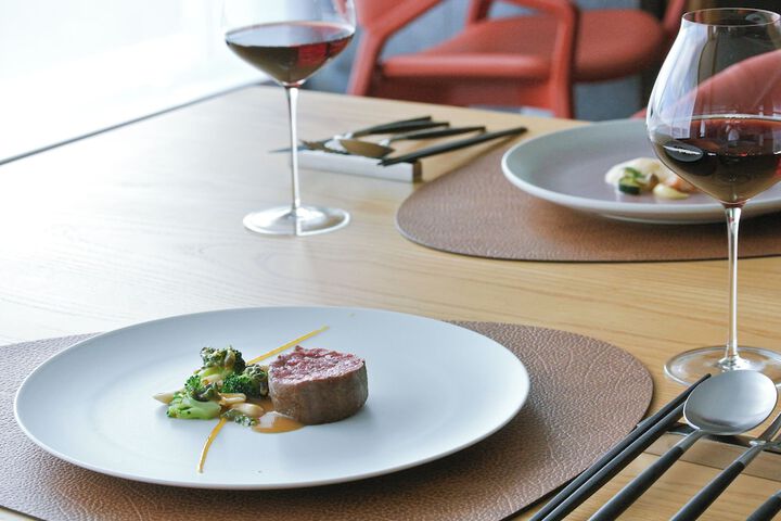 Dining 51 of 84