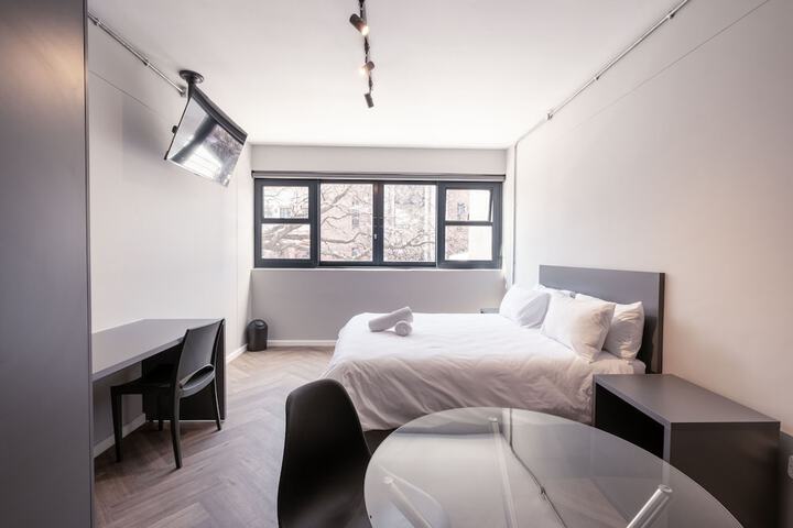 Room 22 of 42