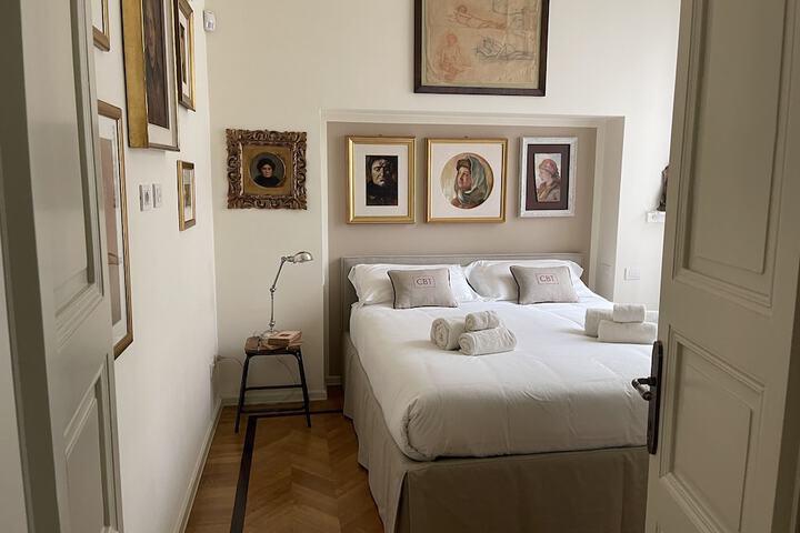 Room 6 of 43