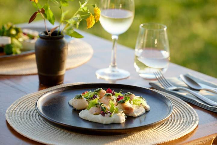 Dining 349 of 611