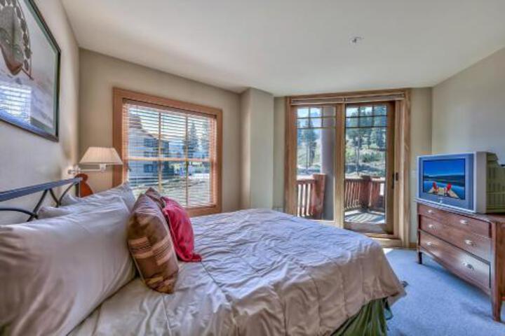 Luxury Kirkwood Condo Steps From Chair Six 2 in Kirkwood, CA