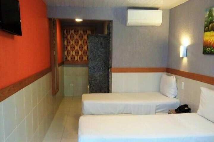 Room 12 of 52