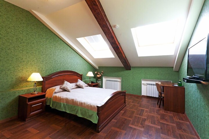Room 16 of 34