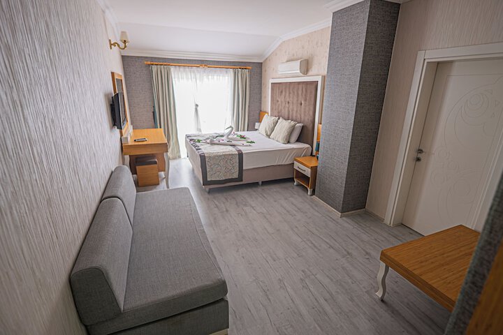 Room 19 of 76
