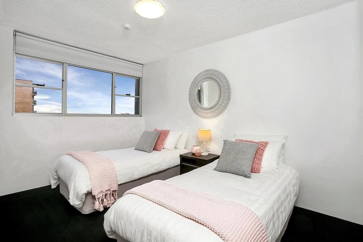 Room 3 of 11